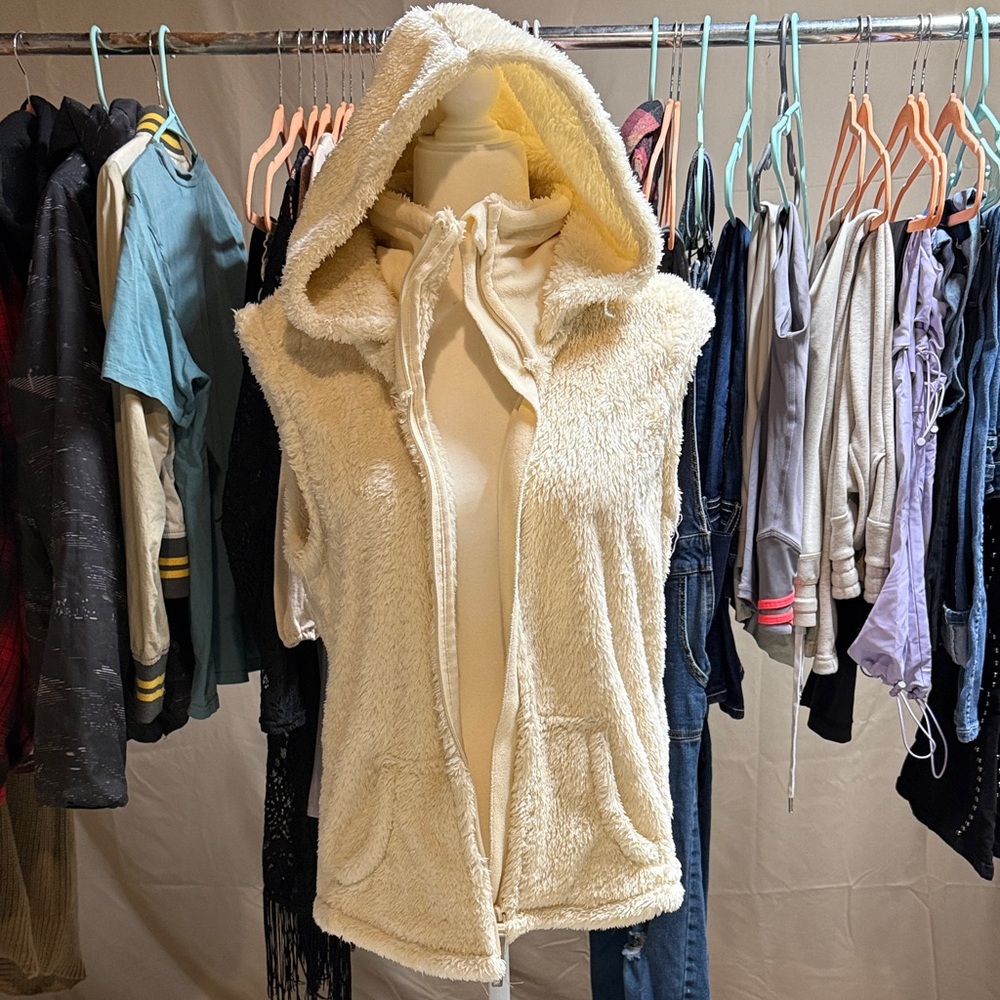 Bench Cream Fleece Hooded Vest